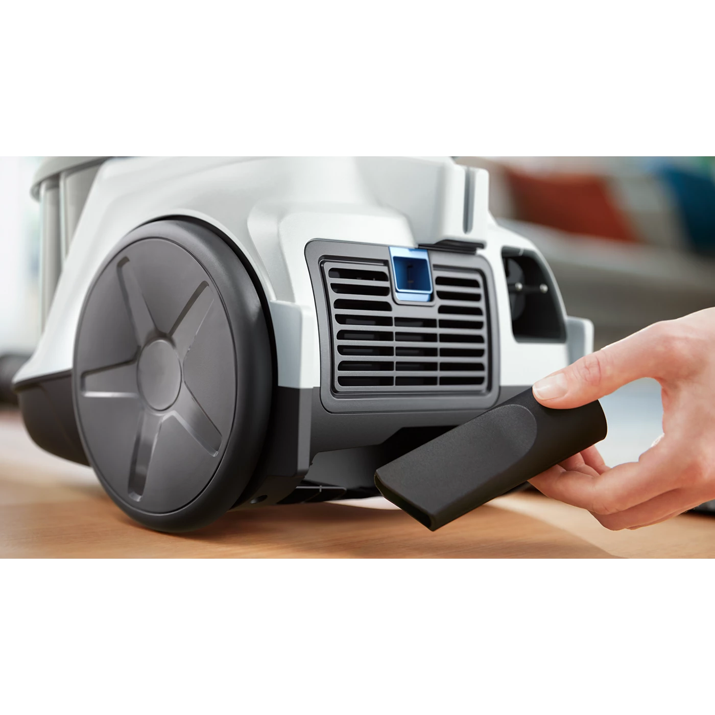 Philips XB2023/61 2000 Series 1800W Bagless Vacuum Cleaner with PowerCyclone 4 – White/Blue